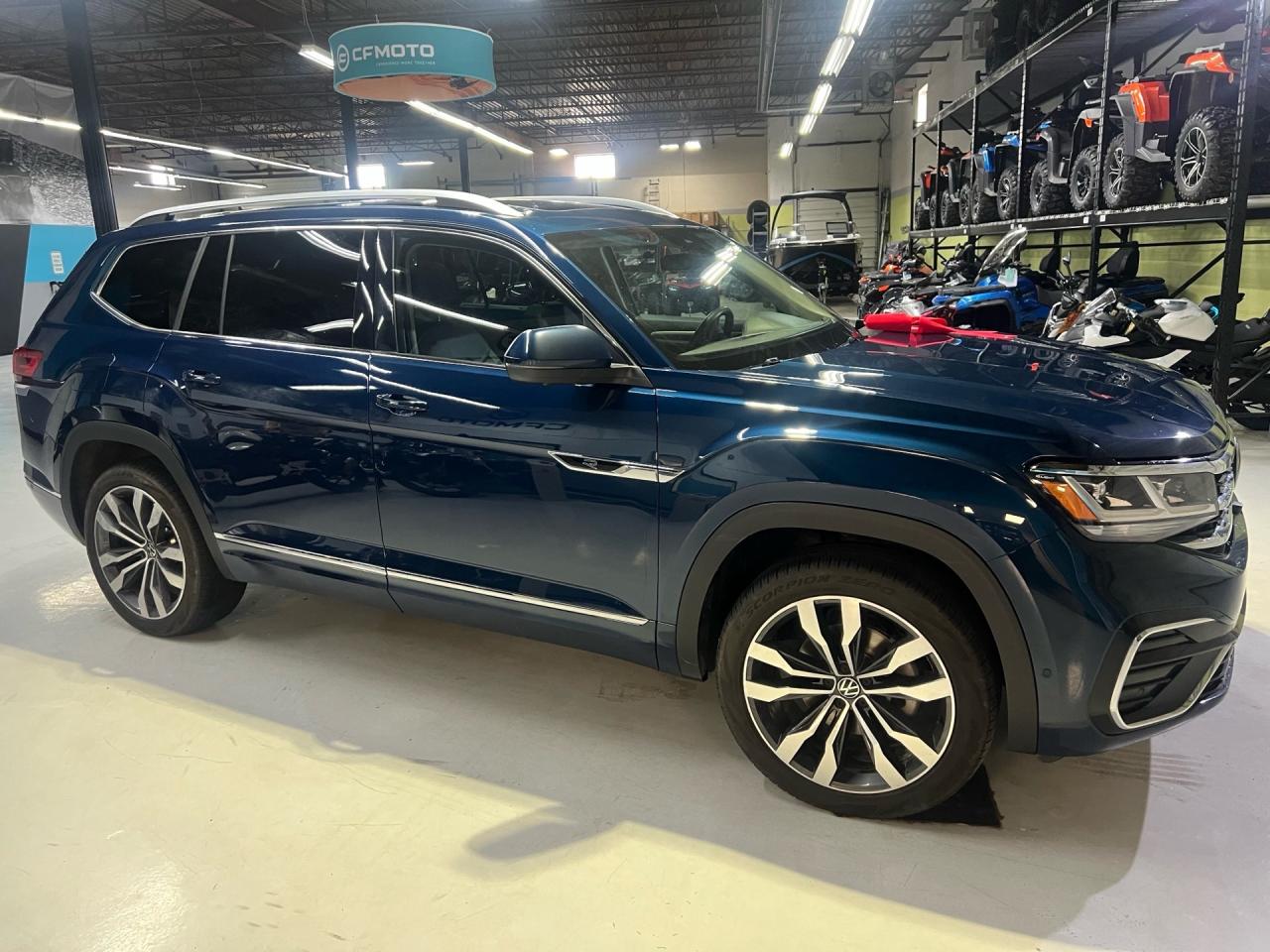 2023 Volkswagen Atlas EXECLINE  R-LINE   NO ACCIDENT   PANO ROOF   NEW B Photo