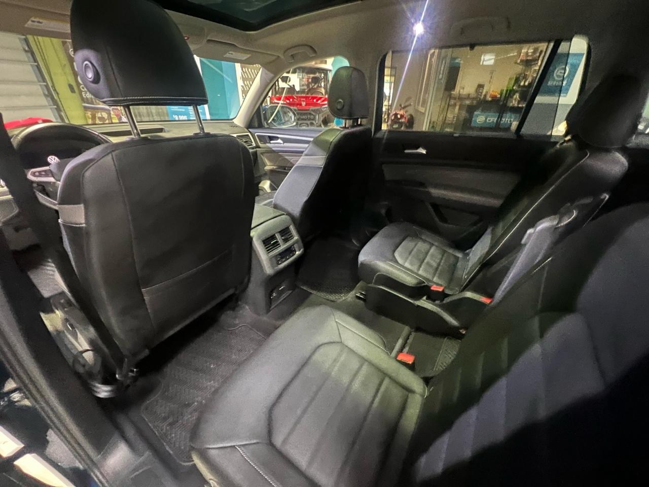 2023 Volkswagen Atlas EXECLINE  R-LINE   NO ACCIDENT   PANO ROOF   NEW B Photo