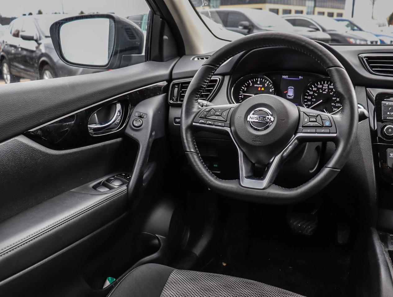 2023 Nissan Qashqai SV AWD !!! NO ACCIDENTS !!! LOW KM !!! SUNROOF   A Photo