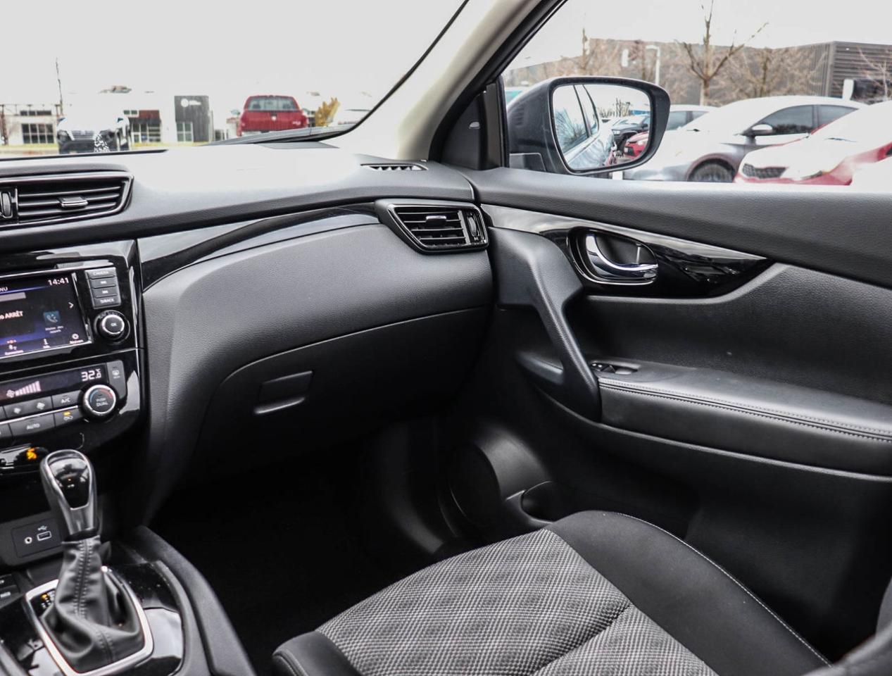 2023 Nissan Qashqai SV AWD !!! NO ACCIDENTS !!! LOW KM !!! SUNROOF   A Photo