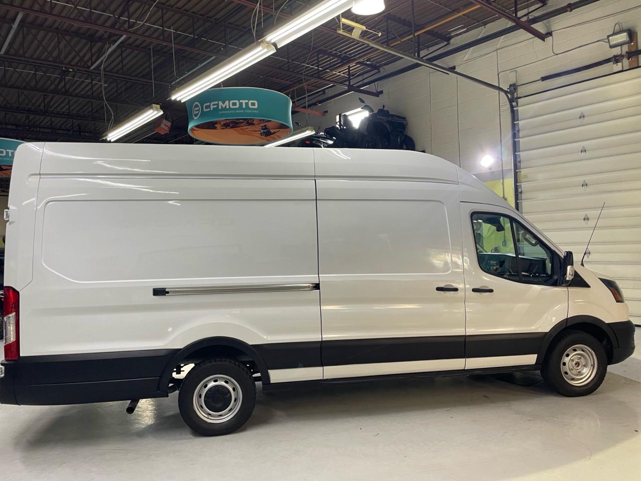 2021 Ford Transit Cargo Van T-250 148 EL   EXTRA LONG   CAMERA   HIGH ROOF Photo