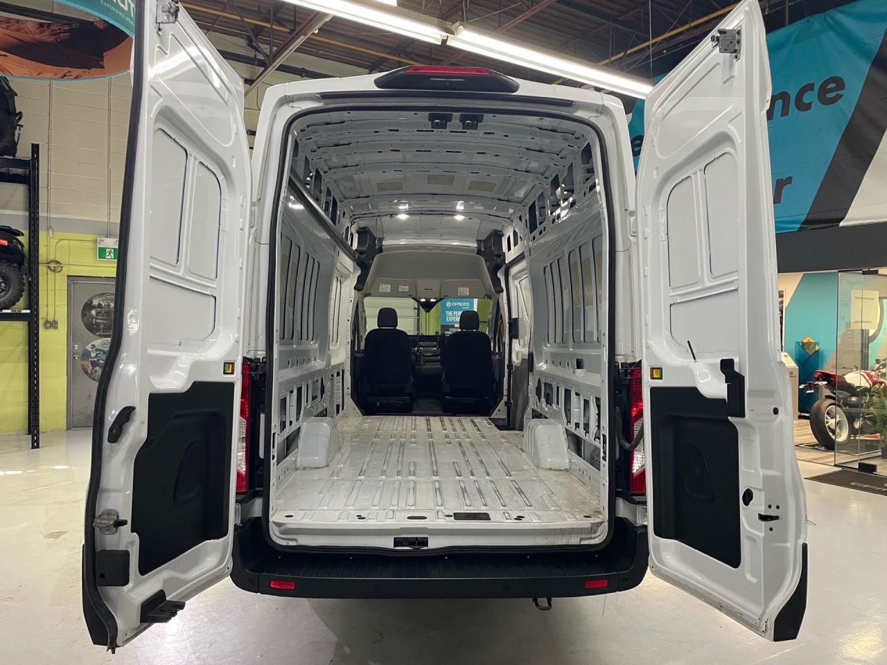 2021 Ford Transit Cargo Van T-250 148 EL   EXTRA LONG   CAMERA   HIGH ROOF Photo