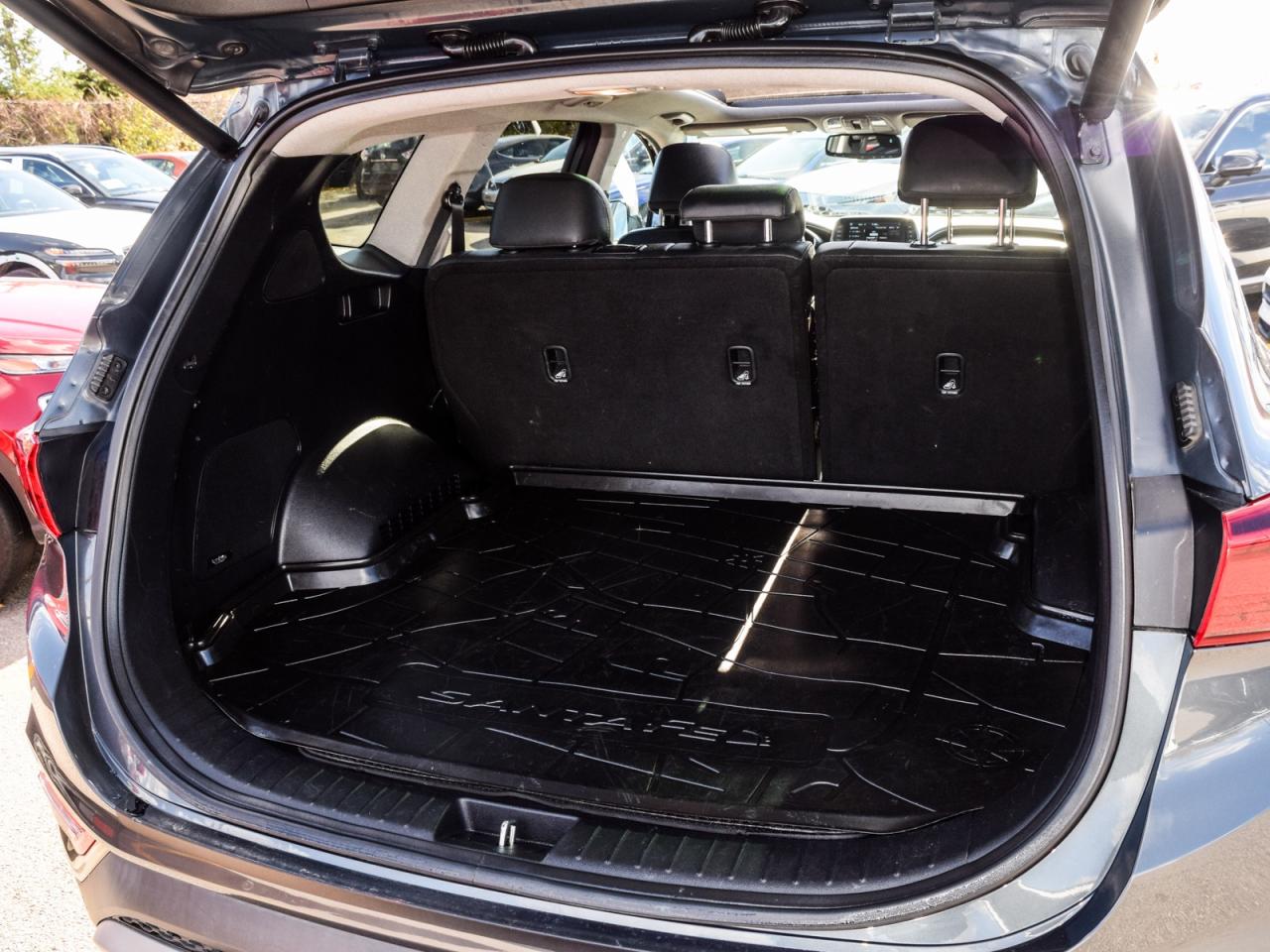 2020 Hyundai Santa Fe AWD   Fully Loaded, 1owner, No Accidents Photo