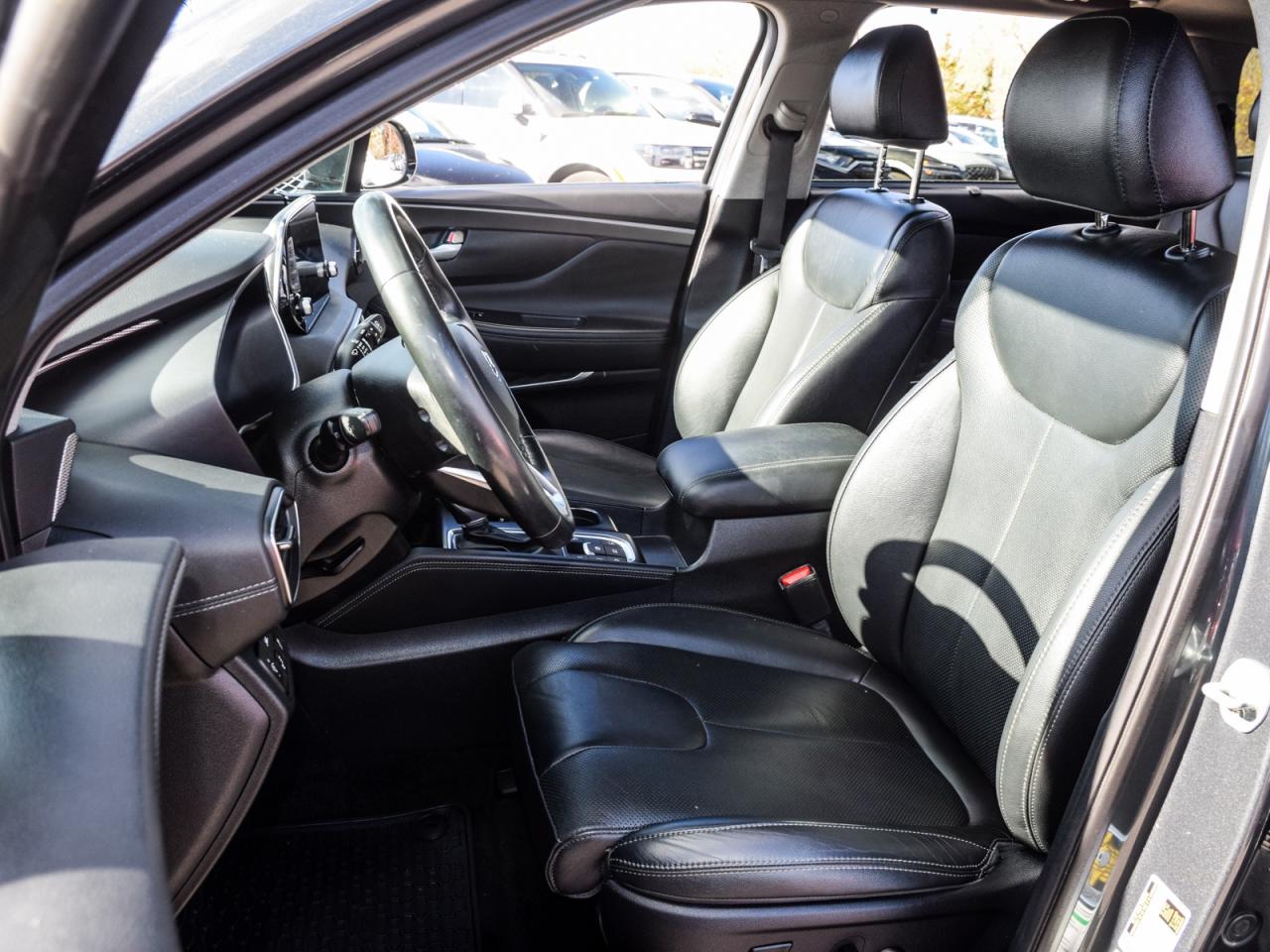 2020 Hyundai Santa Fe AWD   Fully Loaded, 1owner, No Accidents Photo