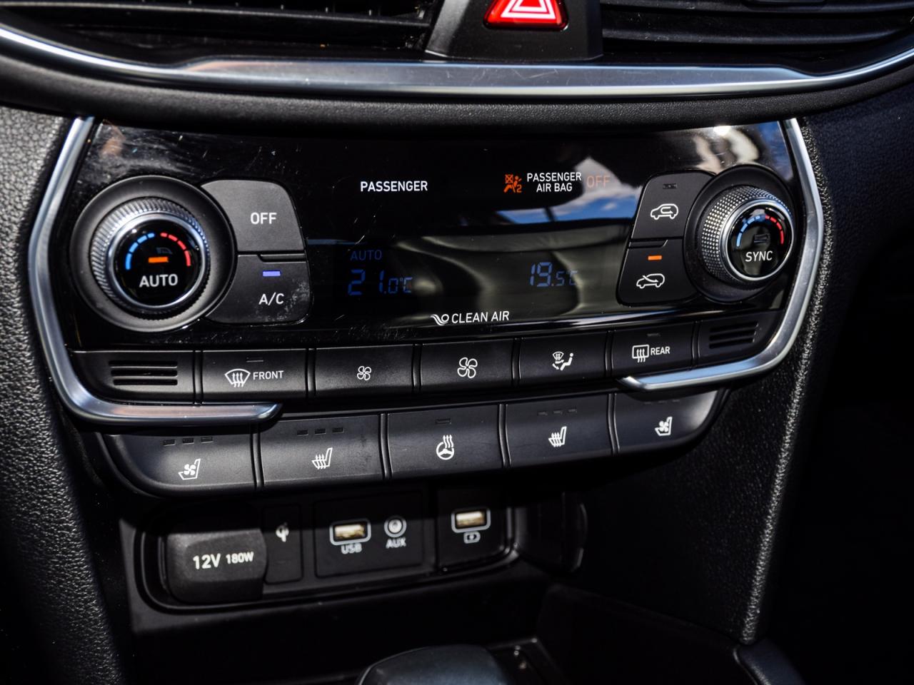 2020 Hyundai Santa Fe AWD   Fully Loaded, 1owner, No Accidents Photo