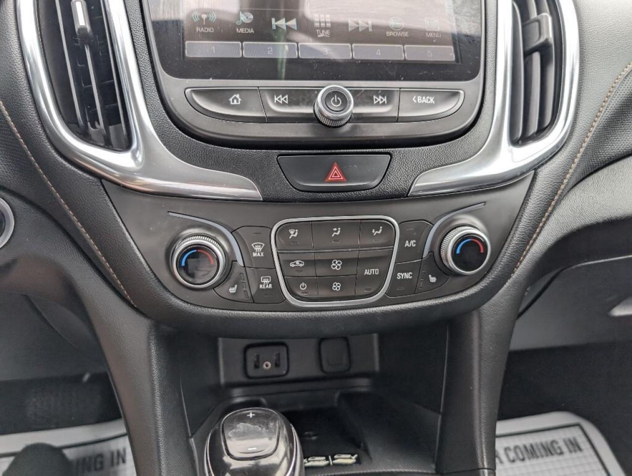 2018 Chevrolet Equinox Premier AWD   LEATHER   CAMERA   HTD SEATS Photo