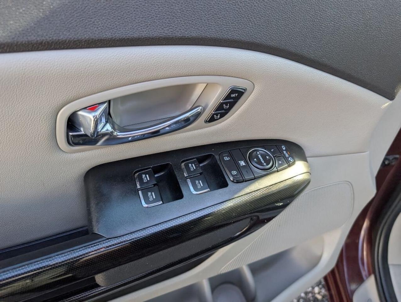 2017 Kia Sedona SX+ LEATHER CAMERA HTD SEATS POWER SLIDING DOORS Photo