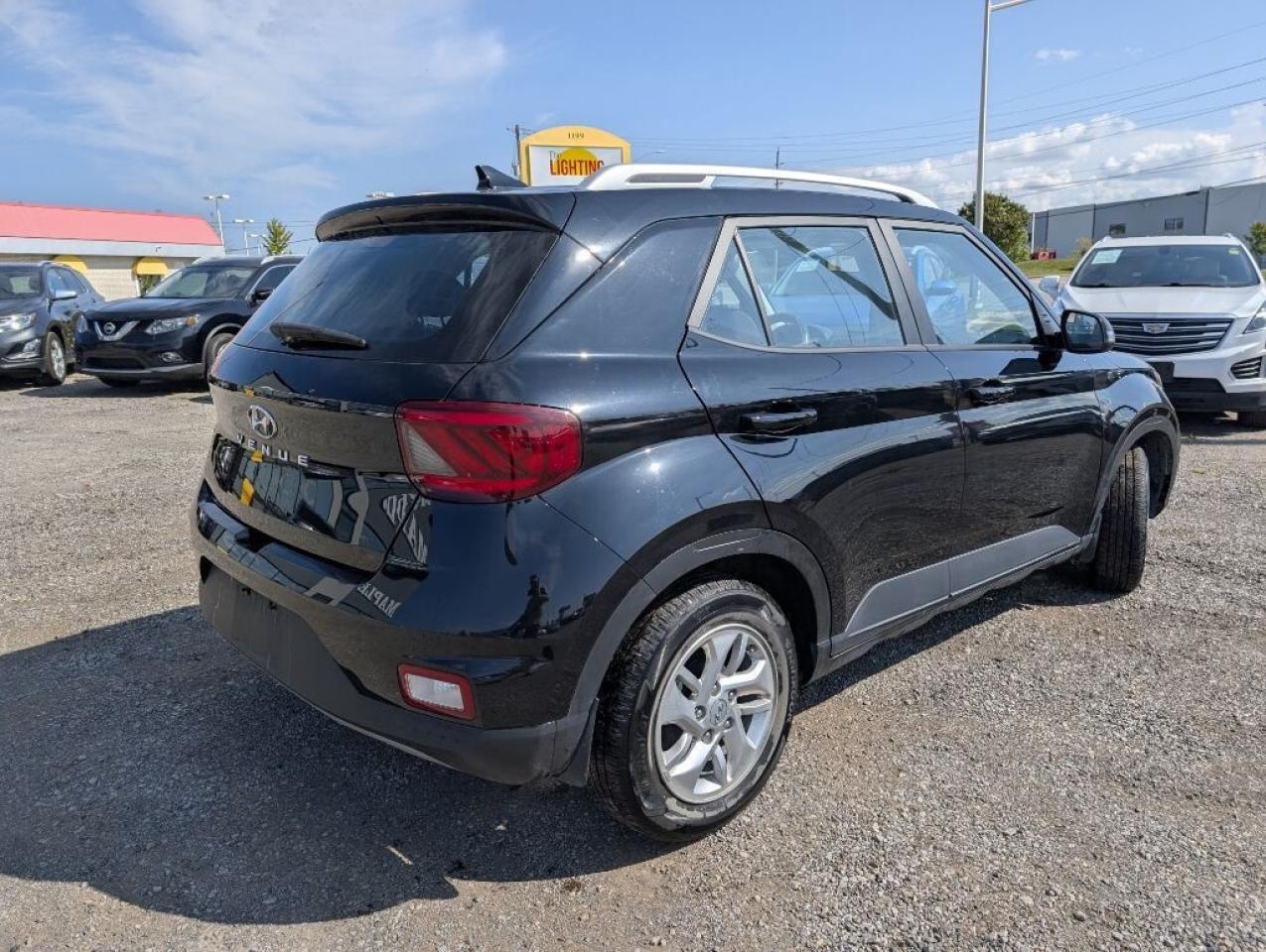 2022 Hyundai Venue Preferred   CAMERA   HTD SEATS   CARPLAY Photo