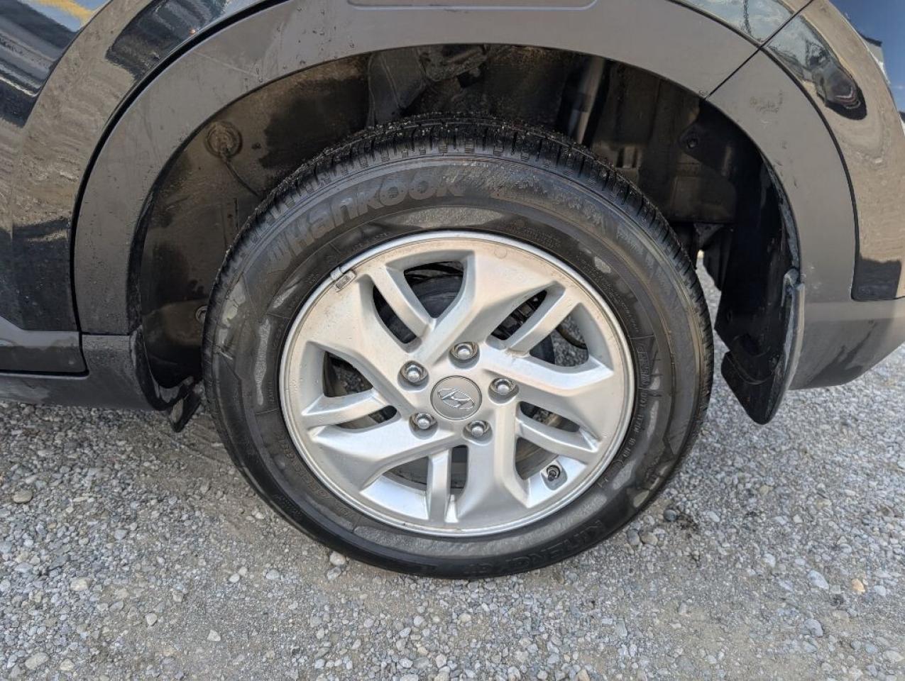 2022 Hyundai Venue Preferred   CAMERA   HTD SEATS   CARPLAY Photo