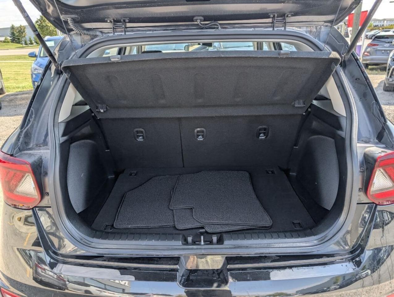 2022 Hyundai Venue Preferred   CAMERA   HTD SEATS   CARPLAY Photo