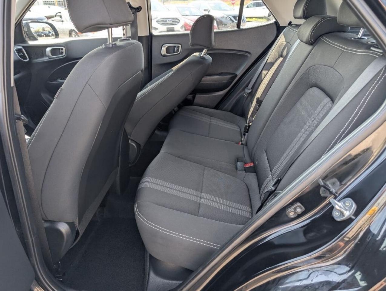 2022 Hyundai Venue Preferred   CAMERA   HTD SEATS   CARPLAY Photo