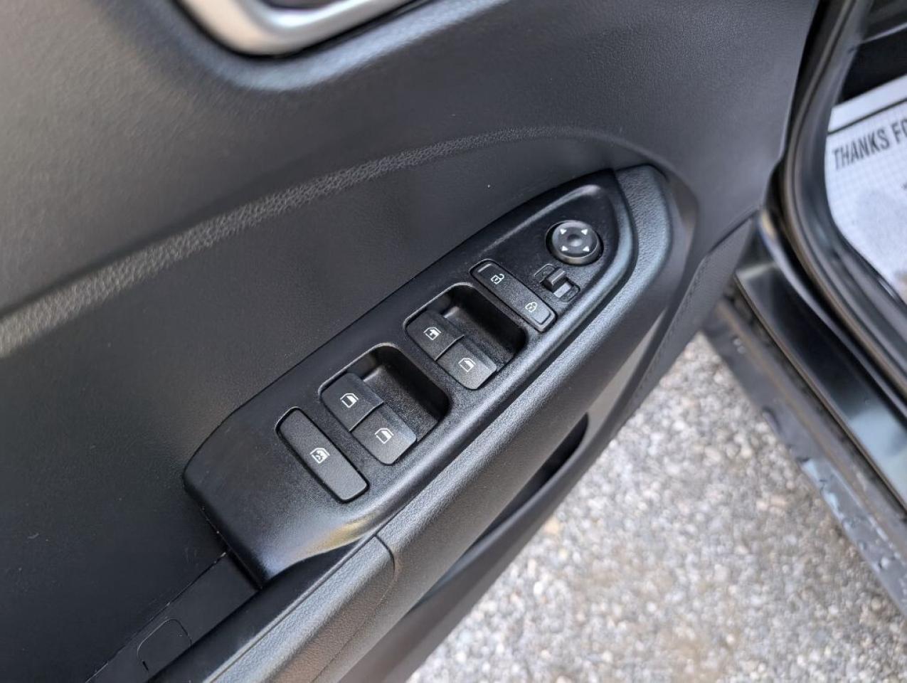 2022 Hyundai Venue Preferred   CAMERA   HTD SEATS   CARPLAY Photo