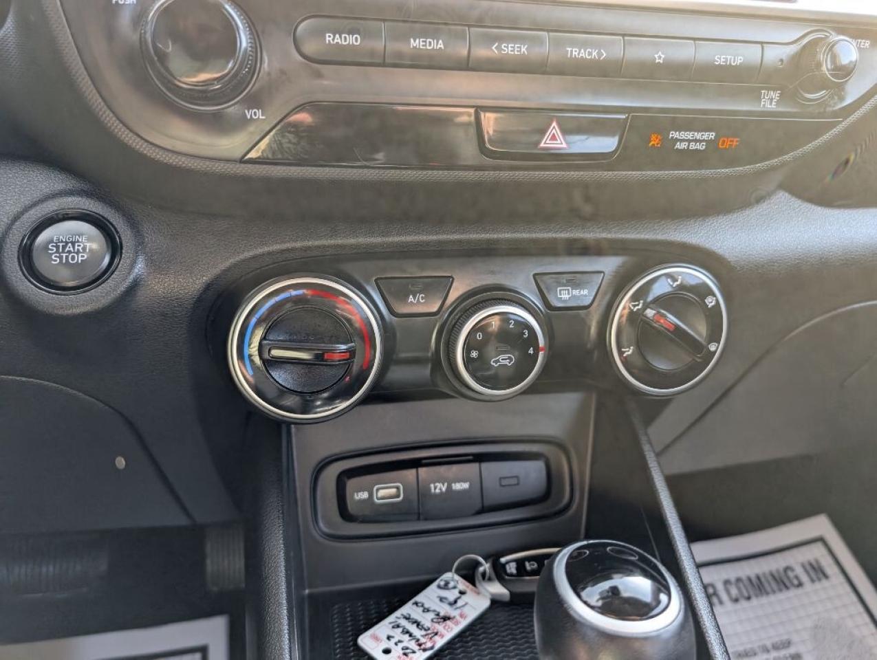 2022 Hyundai Venue Preferred   CAMERA   HTD SEATS   CARPLAY Photo