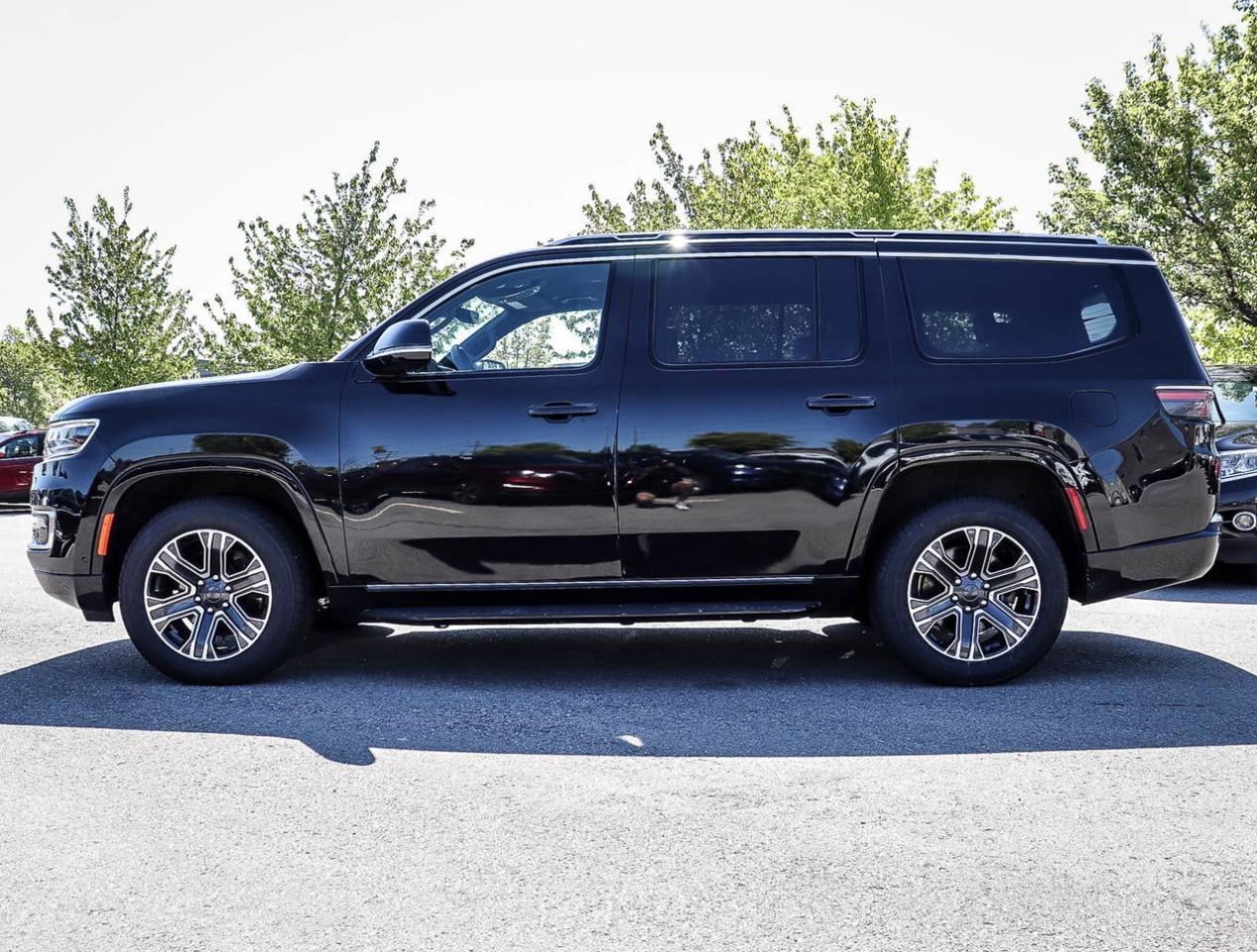 2023 Jeep Wagoneer Series II Photo