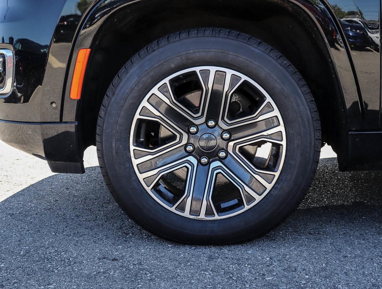 2023 Jeep Wagoneer Series II Photo