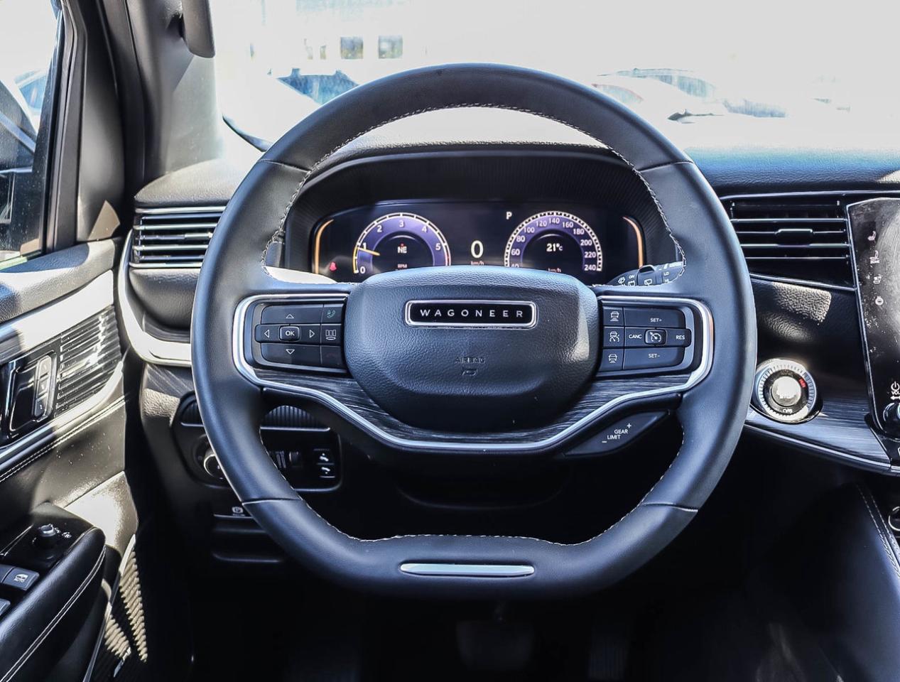 2023 Jeep Wagoneer Series II Photo