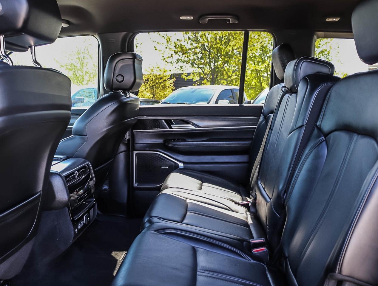 2023 Jeep Wagoneer Series II Photo