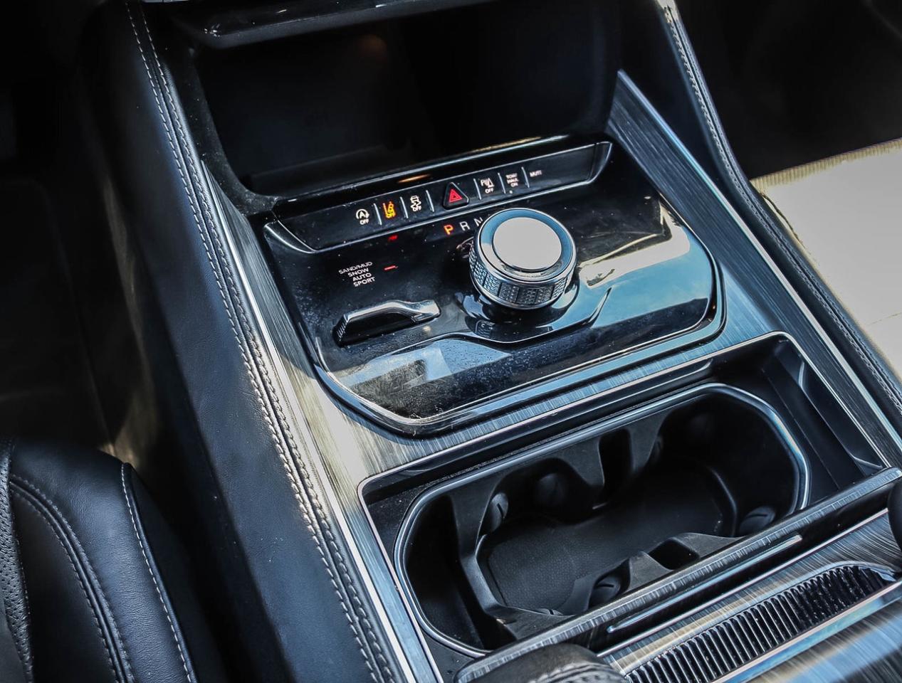 2023 Jeep Wagoneer Series II Photo