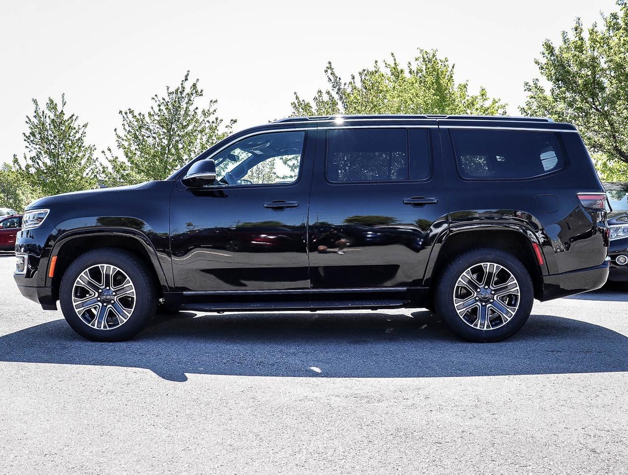 2023 Jeep Wagoneer Series II Photo4