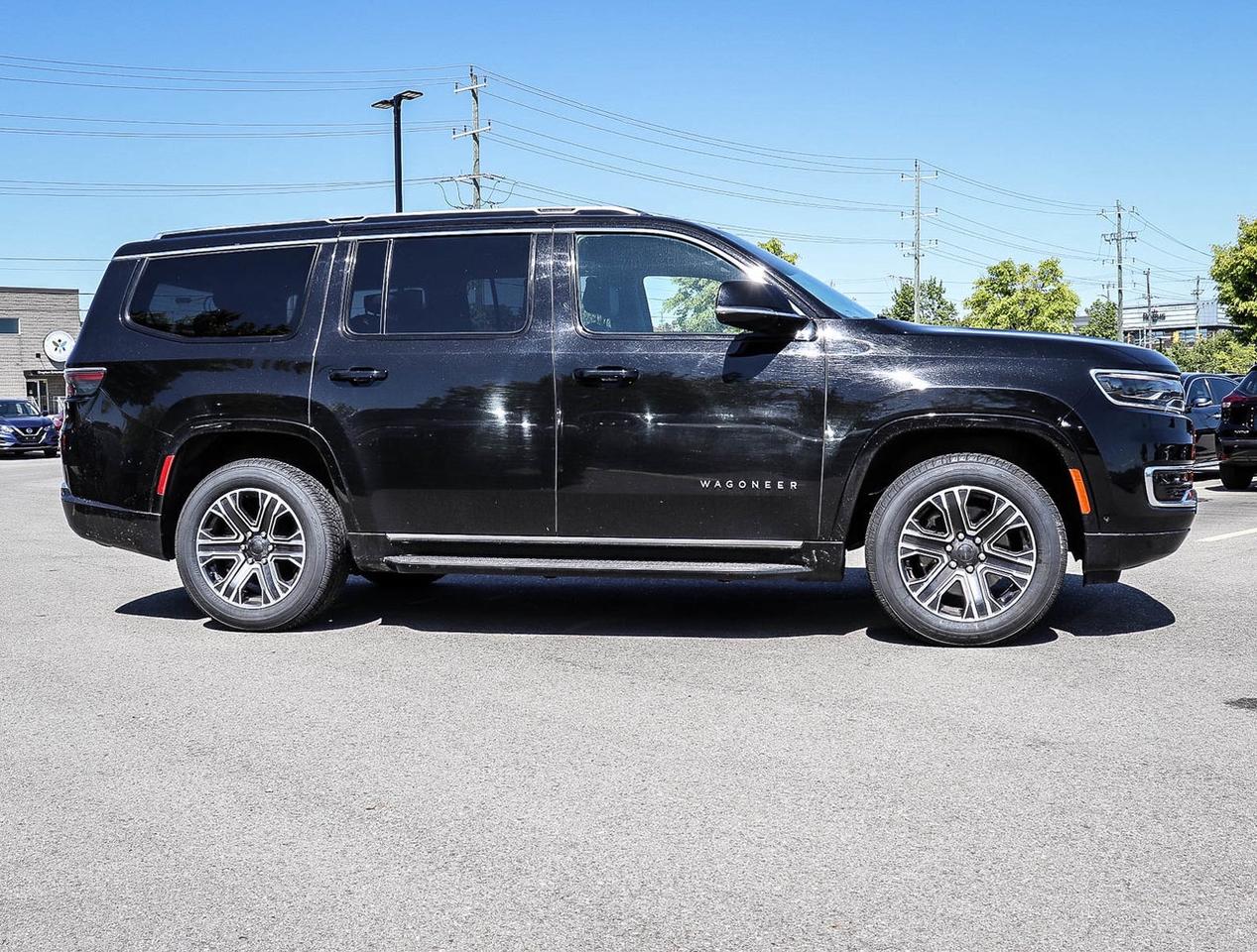 2023 Jeep Wagoneer Series II Photo2