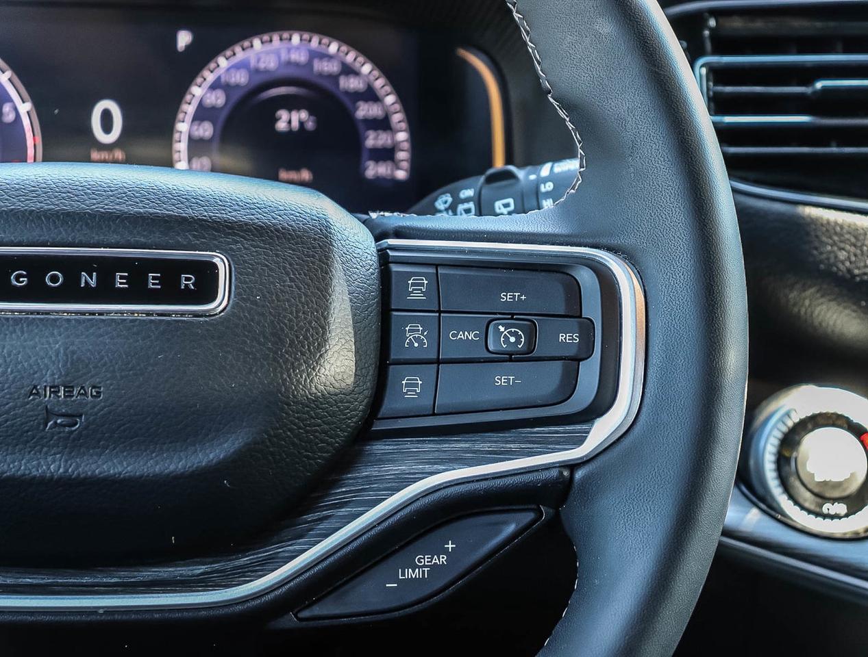 2023 Jeep Wagoneer Series II Photo