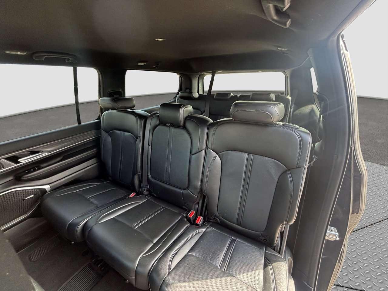 2023 Jeep Wagoneer Series II SUPER CLEAR OUT!!! Photo