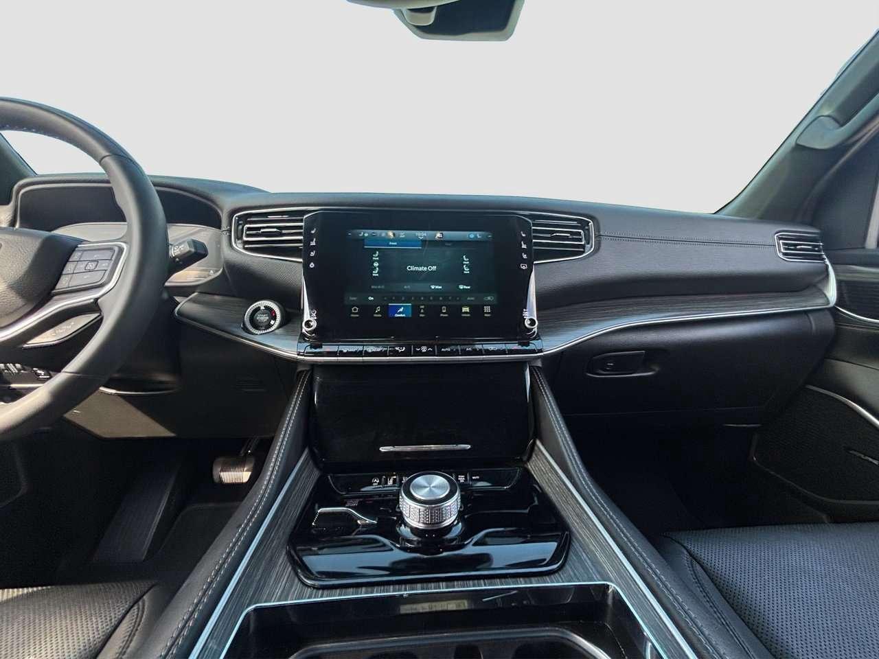2023 Jeep Wagoneer Series II SUPER CLEAR OUT!!! Photo