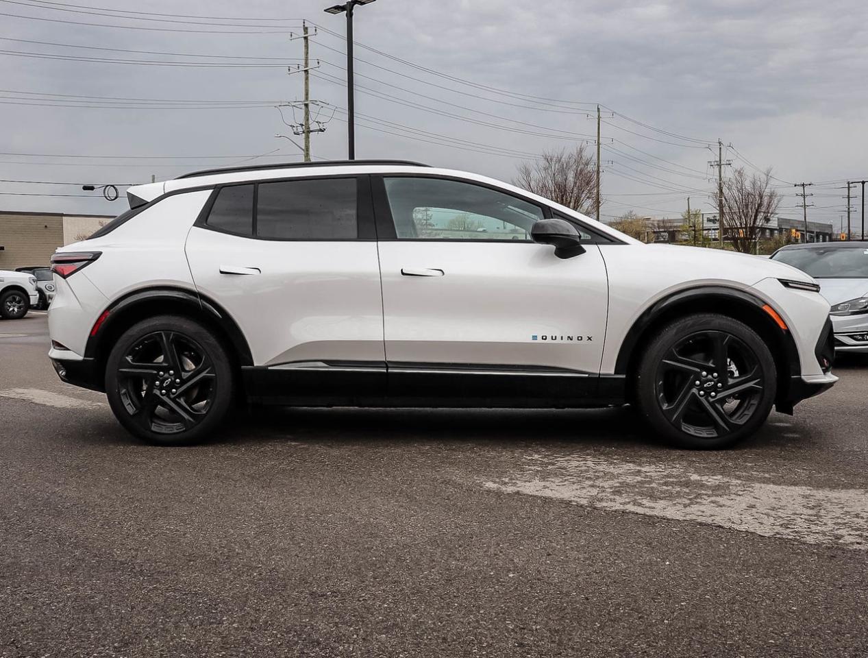 2025 Chevrolet Equinox EV RS FWD GM-estimated 513 km !!! NO ACCIDENTS !!! HE Photo3