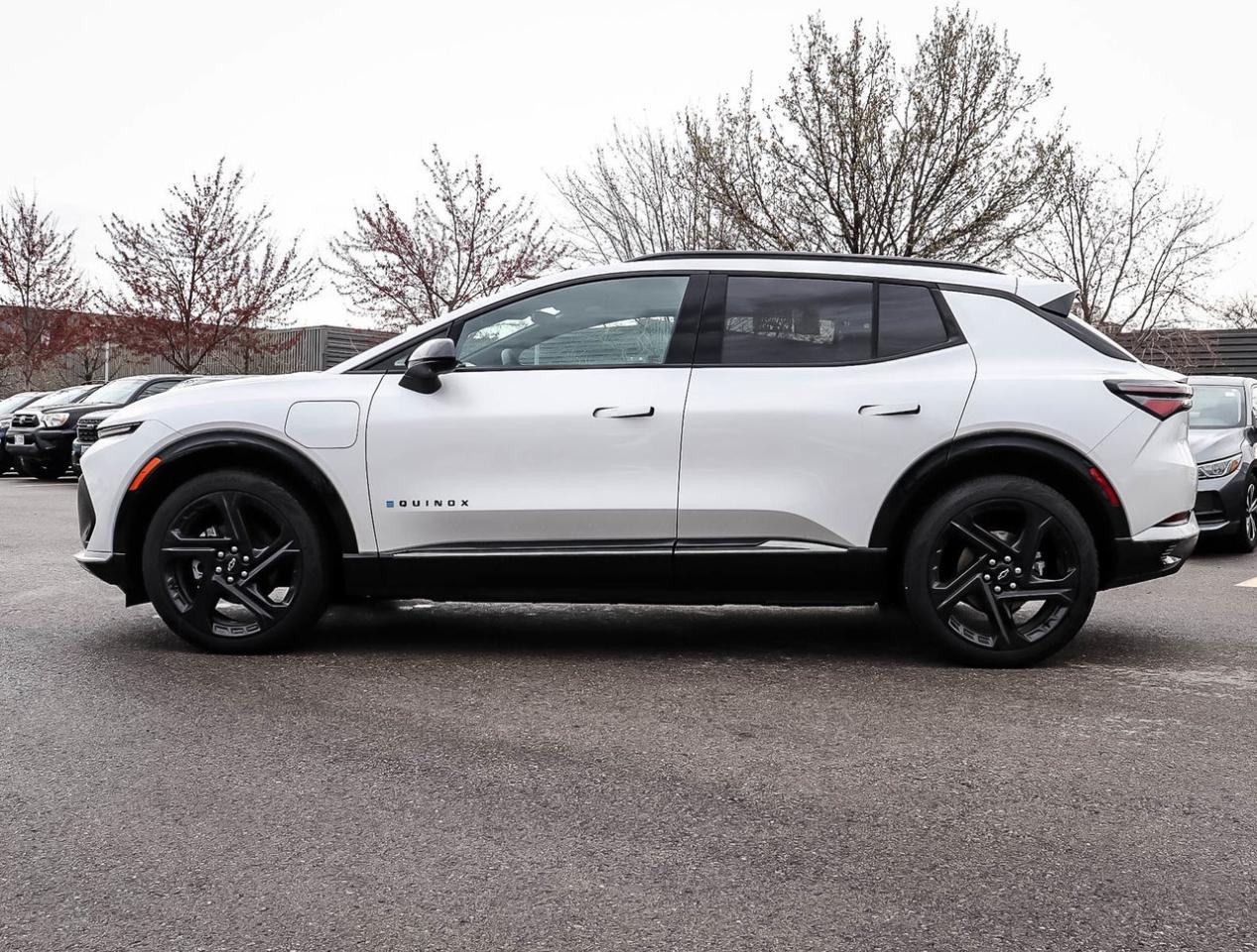 2025 Chevrolet Equinox EV RS FWD GM-estimated 513 km !!! NO ACCIDENTS !!! HE Photo