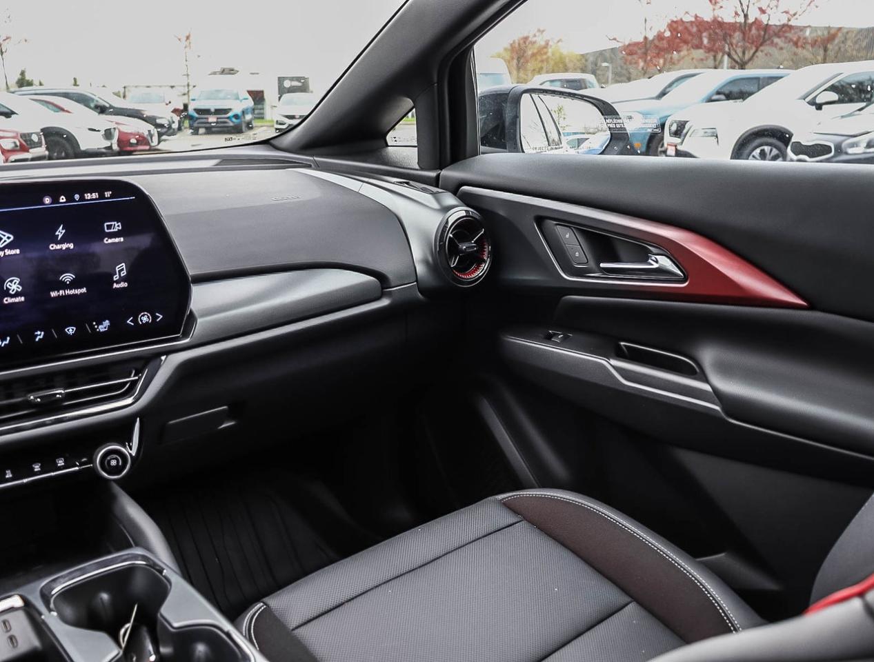 2025 Chevrolet Equinox EV RS FWD GM-estimated 513 km !!! NO ACCIDENTS !!! HE Photo