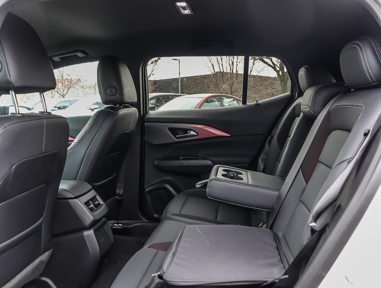 2025 Chevrolet Equinox EV RS FWD GM-estimated 513 km !!! NO ACCIDENTS !!! HE Photo