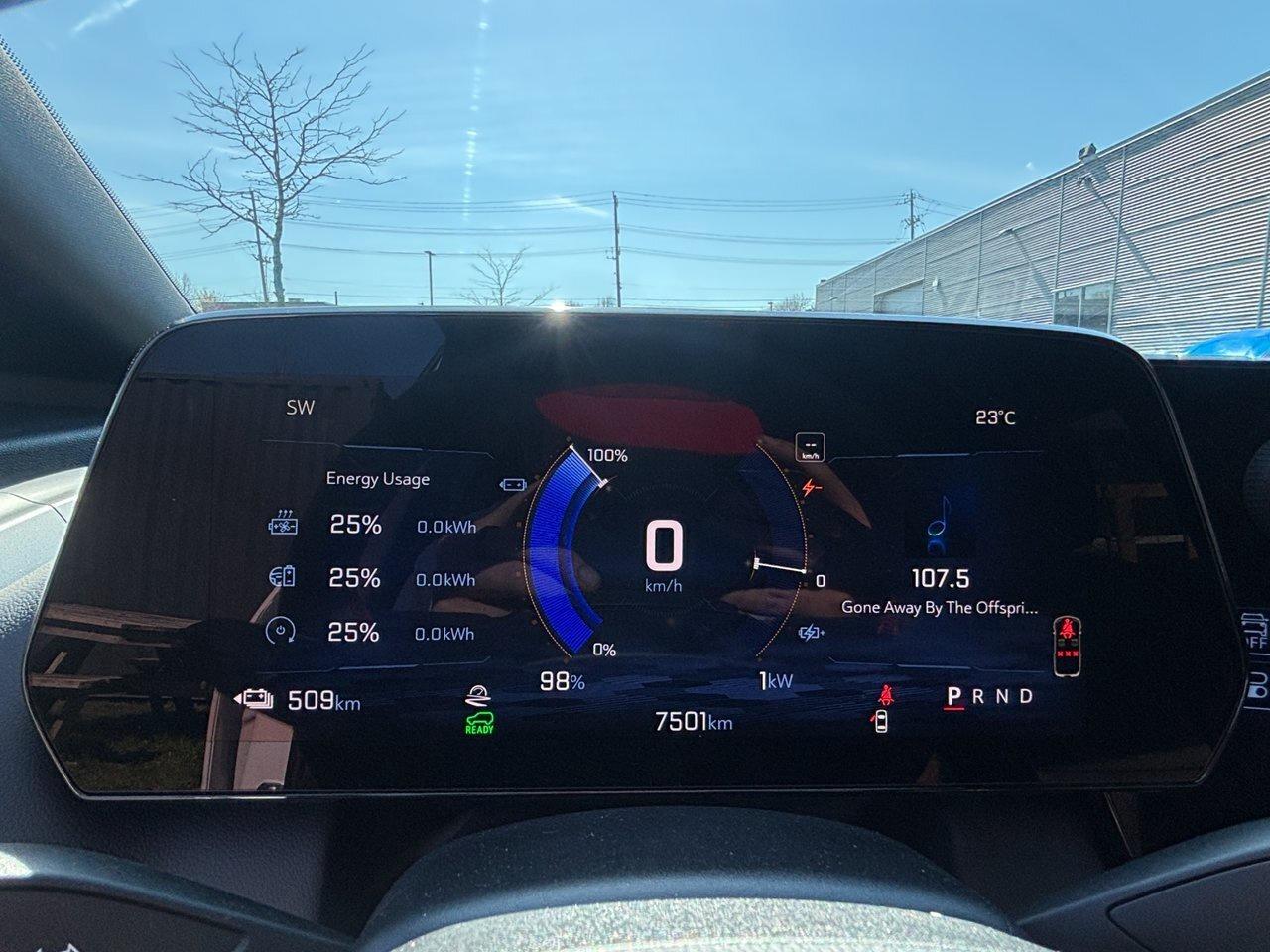 2025 Chevrolet Equinox EV RS FWD GM-estimated 513 km !!! NO ACCIDENTS !!! HE Photo
