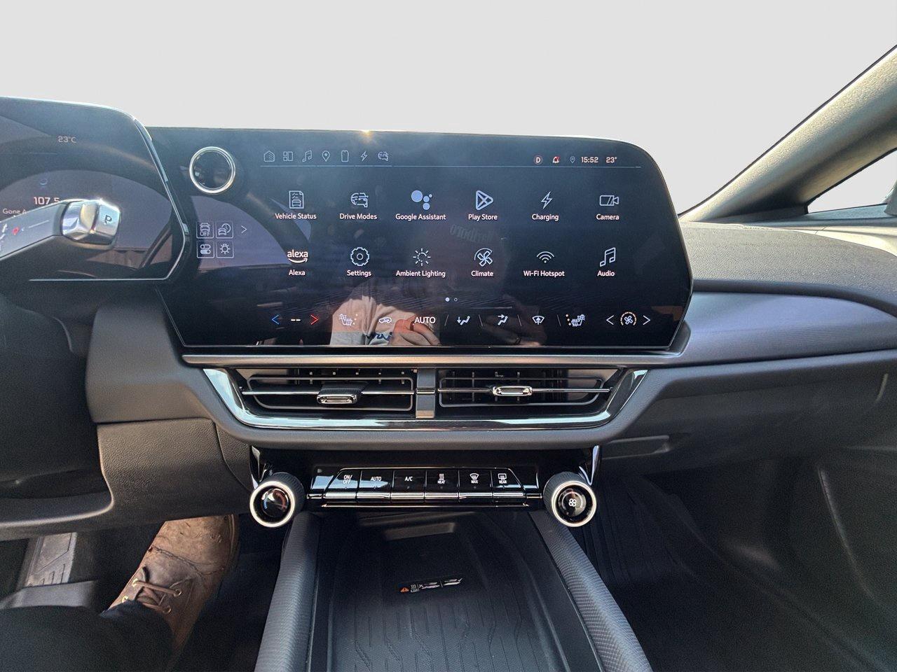 2025 Chevrolet Equinox EV RS FWD GM-estimated 513 km !!! NO ACCIDENTS !!! HE Photo