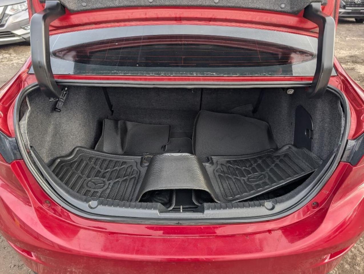 2018 Mazda MAZDA3 GS   LEATHER   CAMERA   HTD STEERING & SEATS Photo