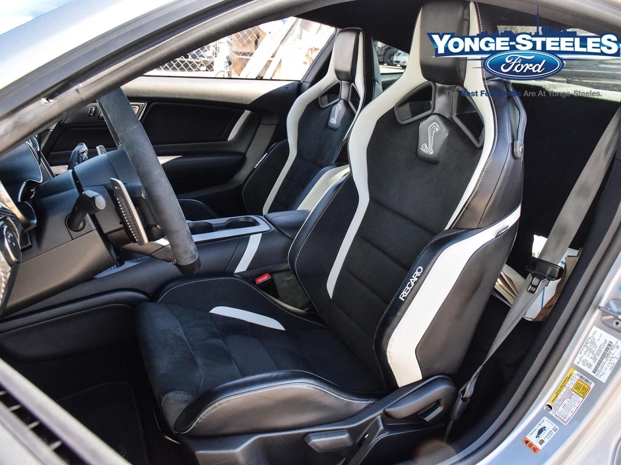 2020 Ford Mustang SHELBY GT500 TRACK PACK ONLY 7,247 KMS RARE FIND! Photo