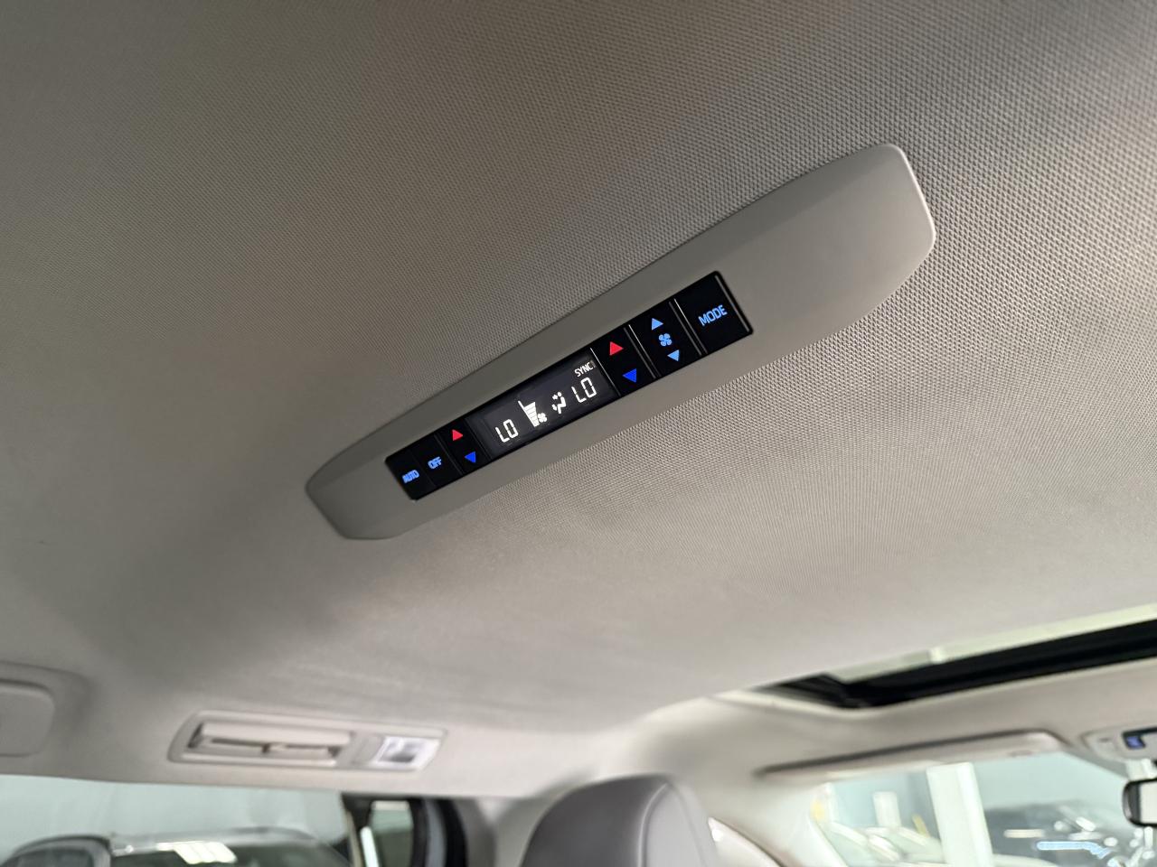 2022 Toyota Sienna XLE 8-Passenger FWD Photo