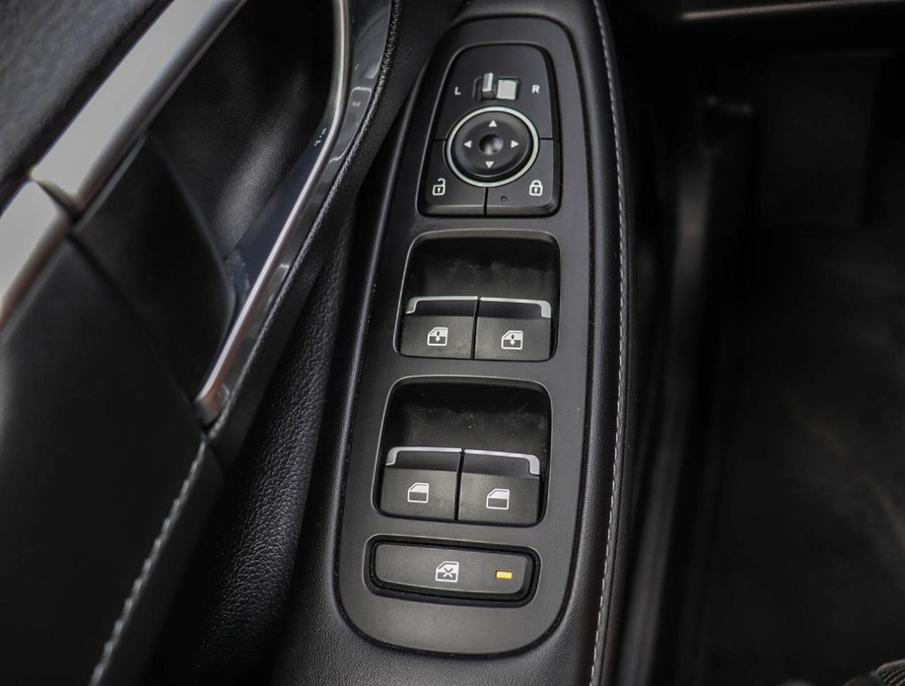 2020 Hyundai Sonata Hybrid Ultimate !!! ONE OWNER !!! NAVI   BOSE   MEMORY SE Photo