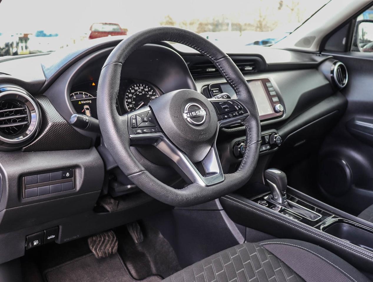 2024 Nissan Kicks SV Photo