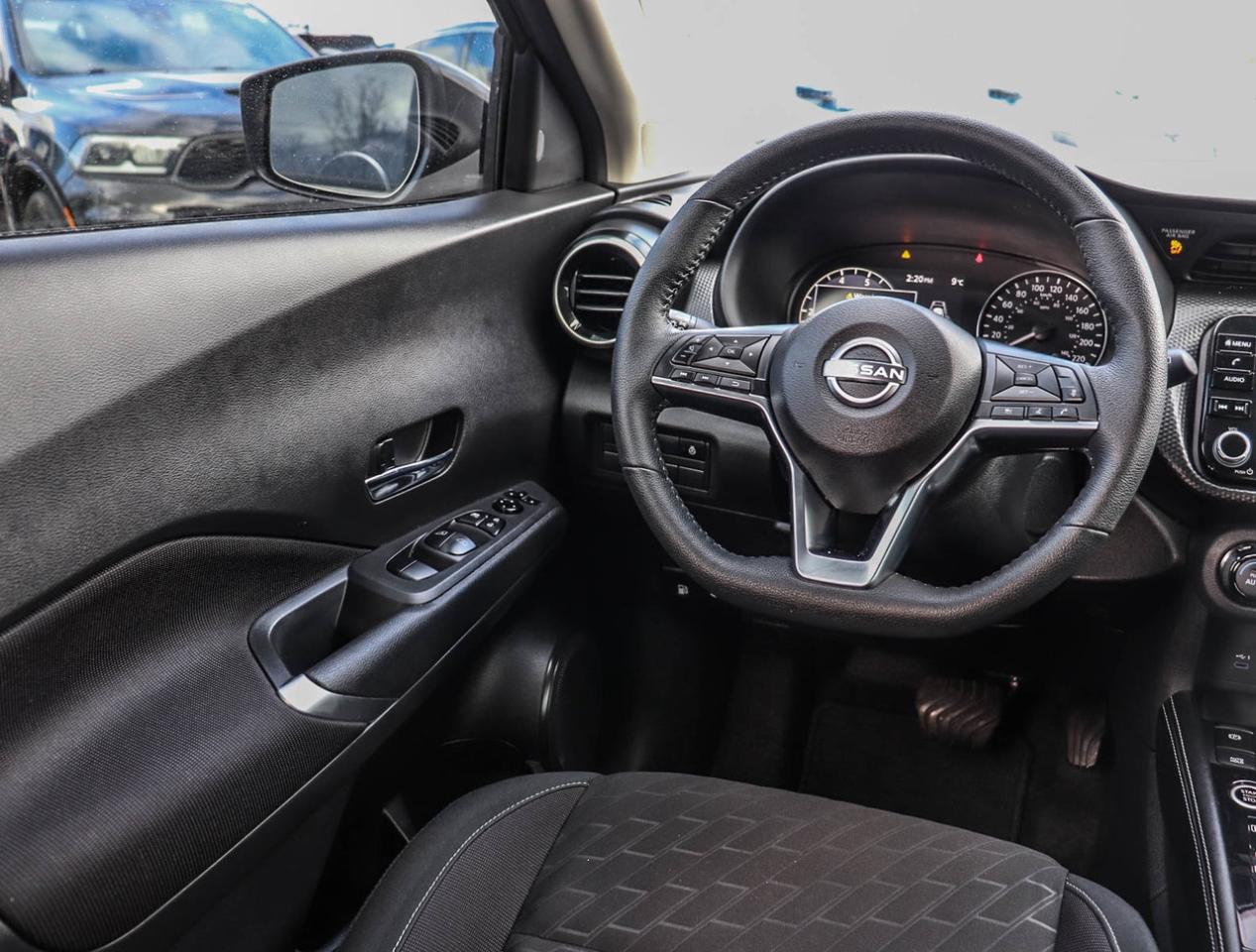 2024 Nissan Kicks SV !!! NO ACCIDENTS !!! ONE OWNER !!! LOW KM !!! H Photo