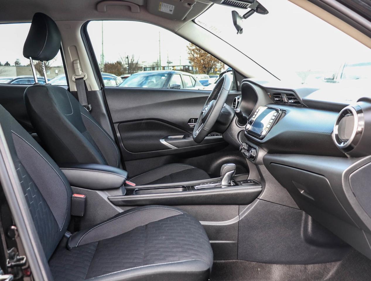 2024 Nissan Kicks SV Photo