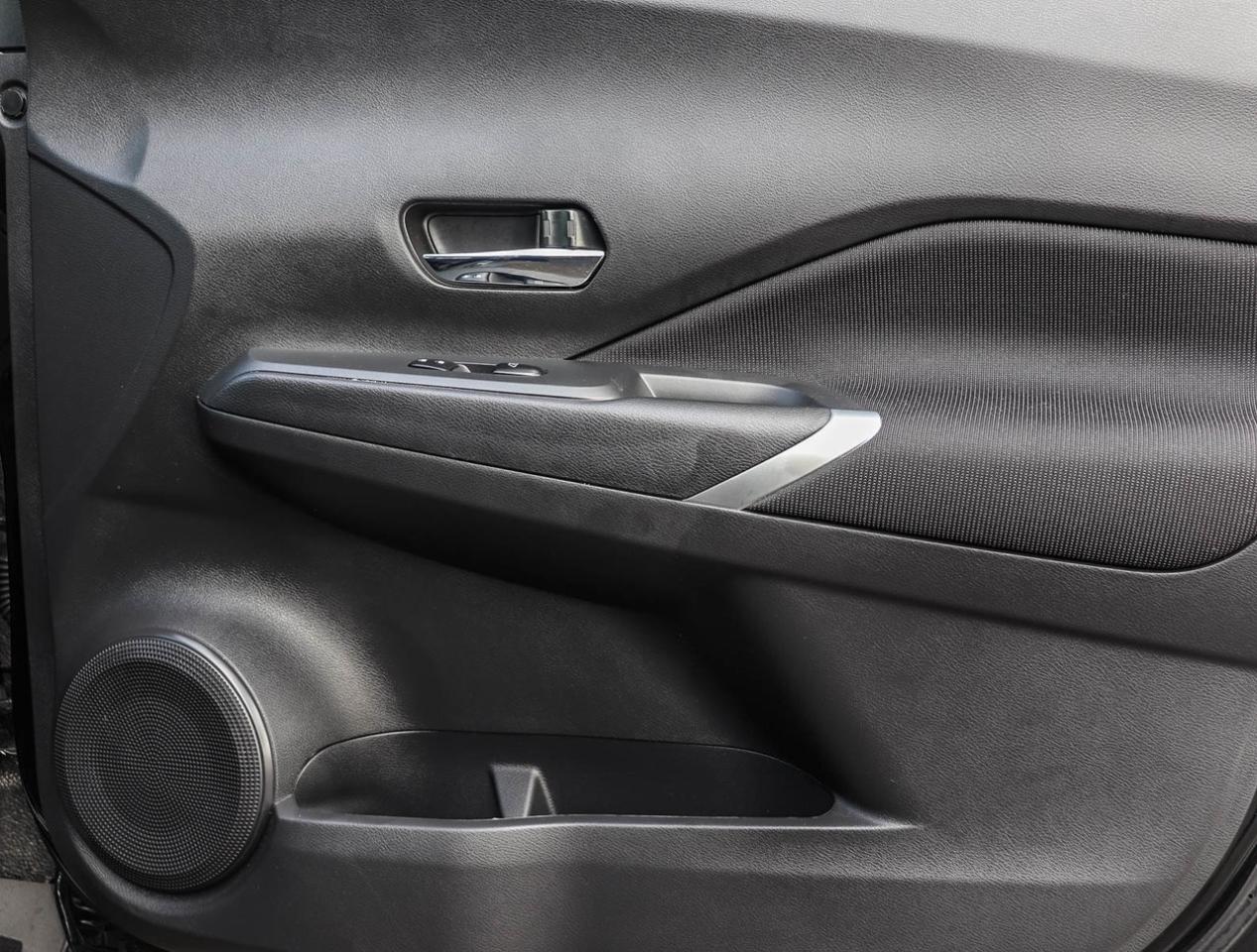 2024 Nissan Kicks SV Photo