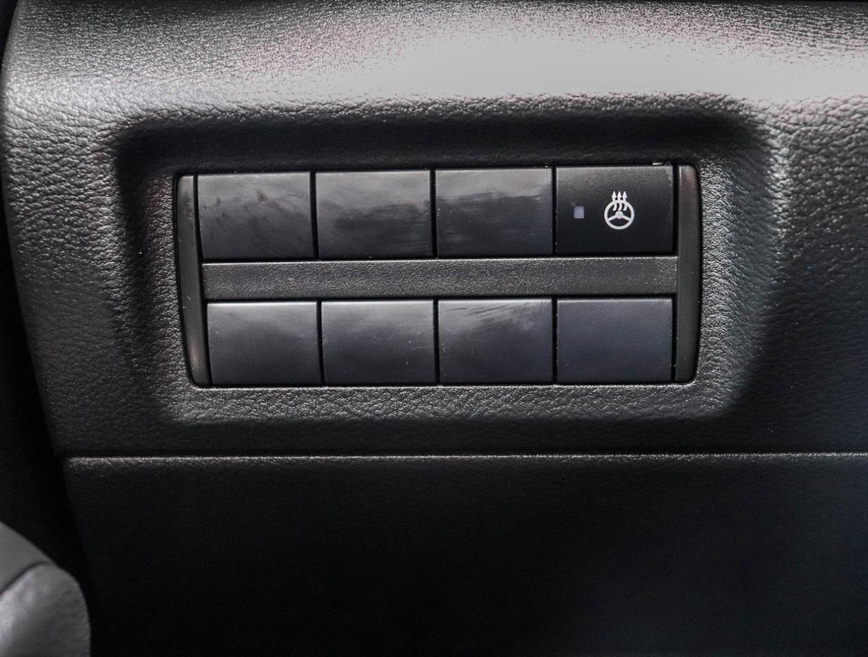 2024 Nissan Kicks SV !!! NO ACCIDENTS !!! ONE OWNER !!! LOW KM !!! H Photo