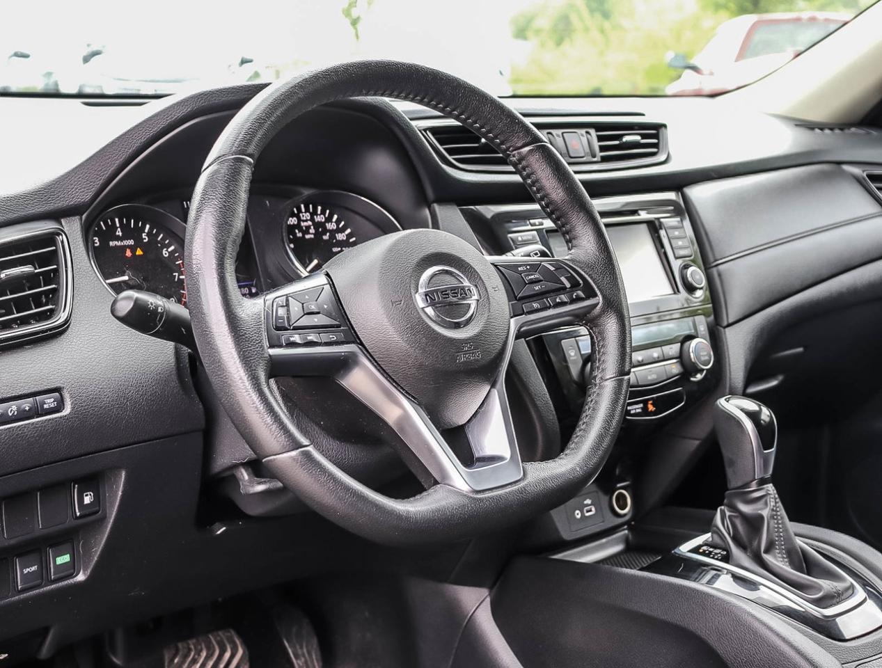 2019 Nissan Rogue S SPECIAL EDITION 2.5L 4CYL FWD !!! NO ACCIDENTS ! Photo