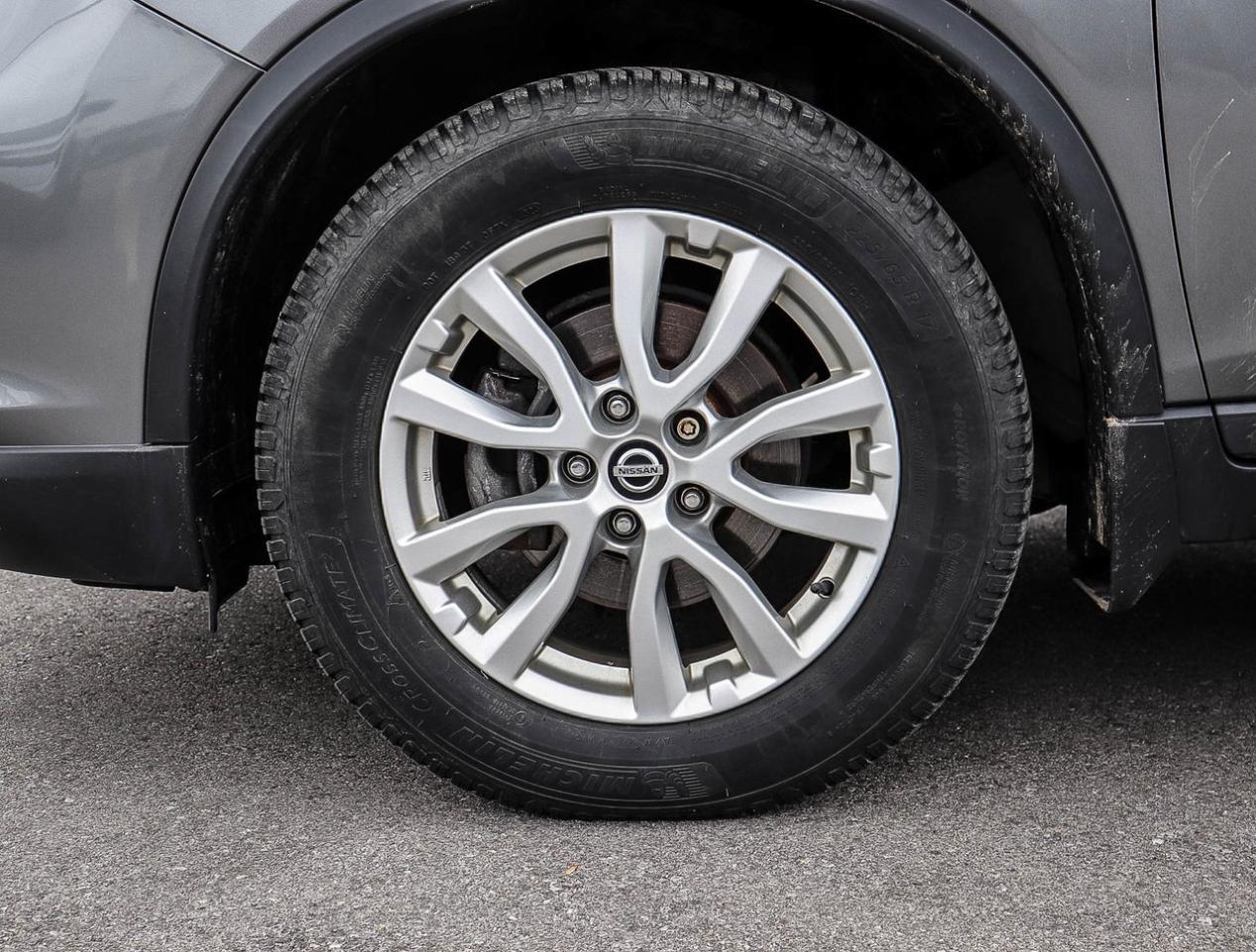 2019 Nissan Rogue S SPECIAL EDITION 2.5L 4CYL FWD !!! NO ACCIDENTS ! Photo