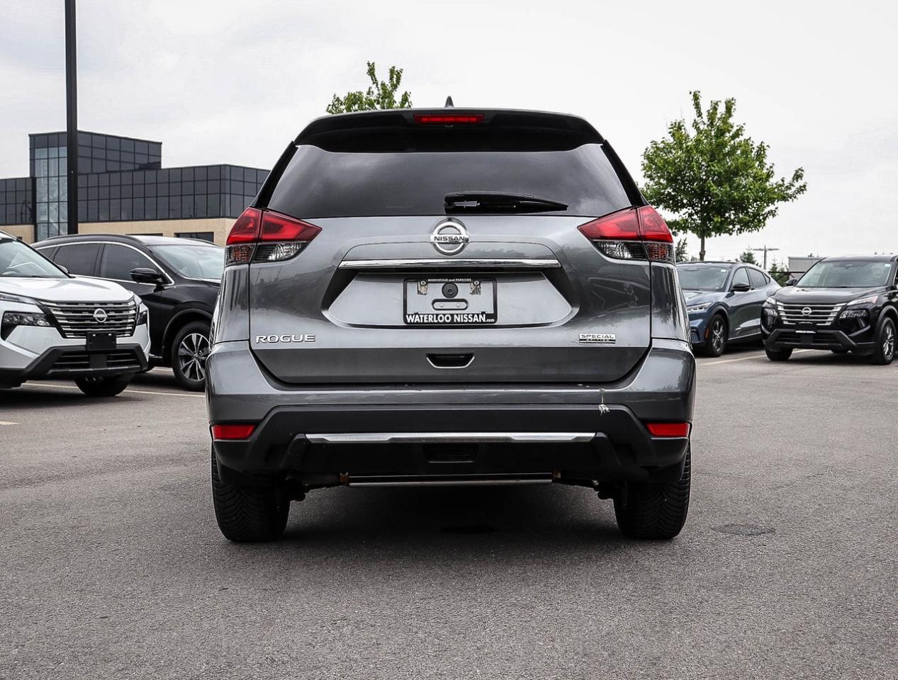 2019 Nissan Rogue S SPECIAL EDITION 2.5L 4CYL FWD !!! NO ACCIDENTS ! Photo