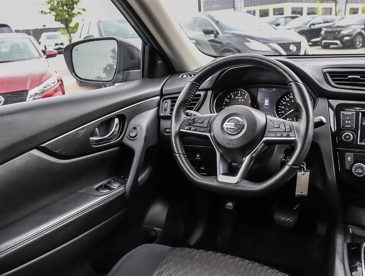 2019 Nissan Rogue S SPECIAL EDITION 2.5L 4CYL FWD !!! NO ACCIDENTS ! Photo