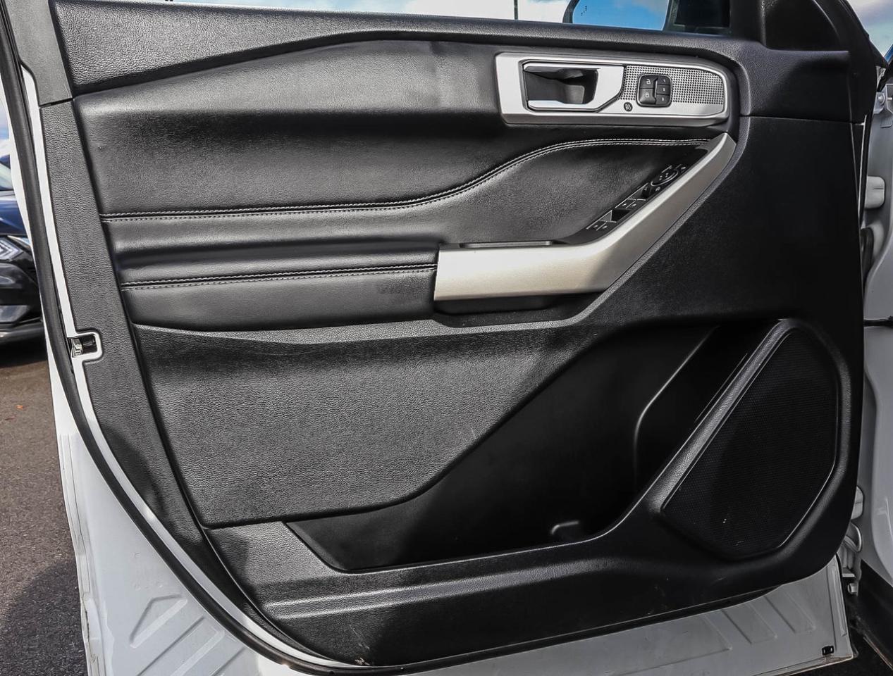 2023 Ford Explorer LIMITED Photo