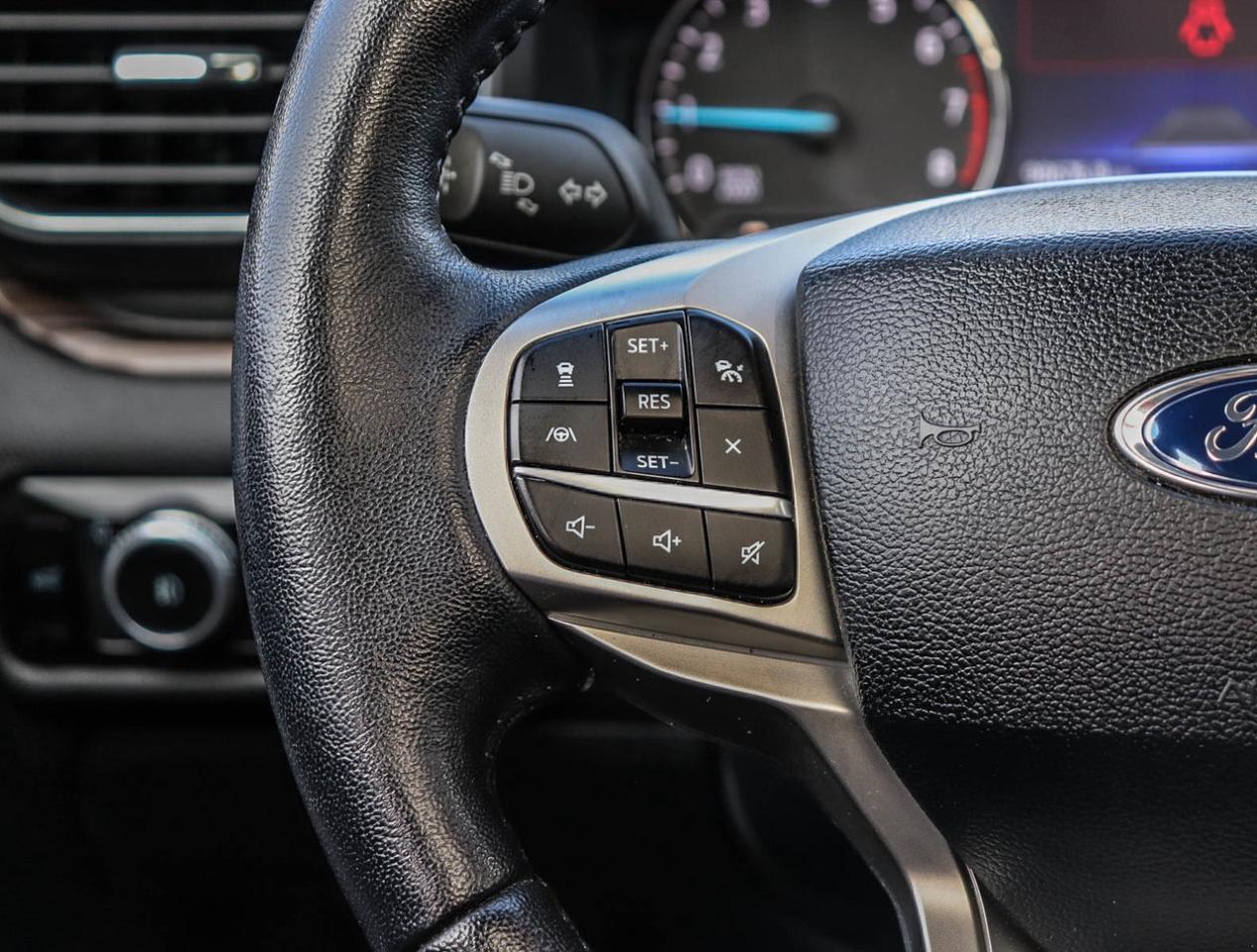 2023 Ford Explorer LIMITED Photo