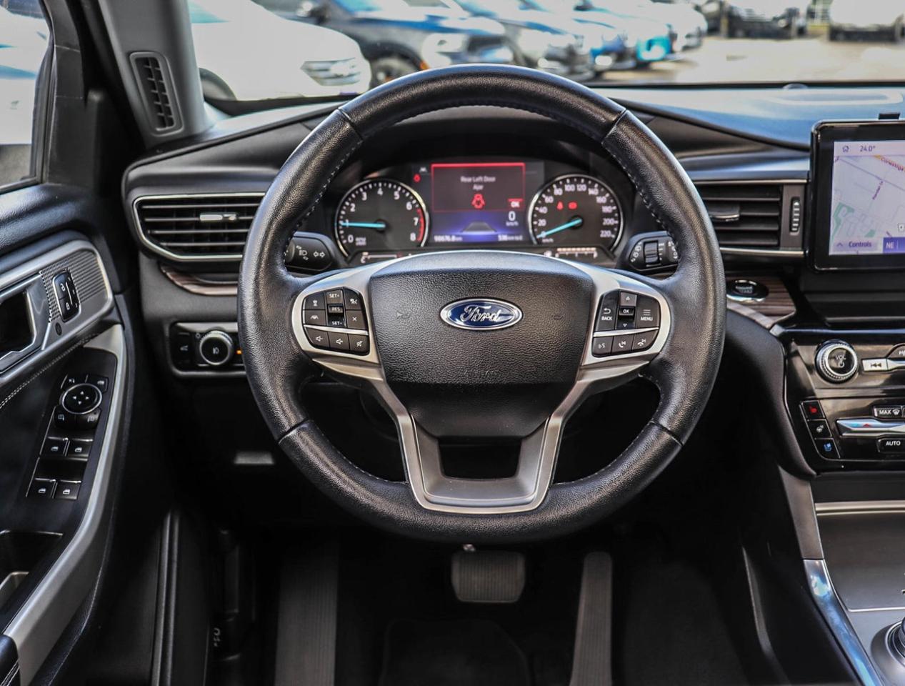 2023 Ford Explorer LIMITED Photo