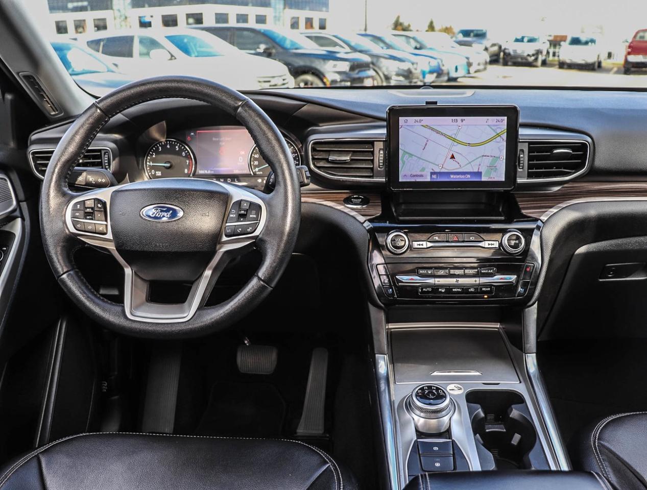 2023 Ford Explorer LIMITED Photo